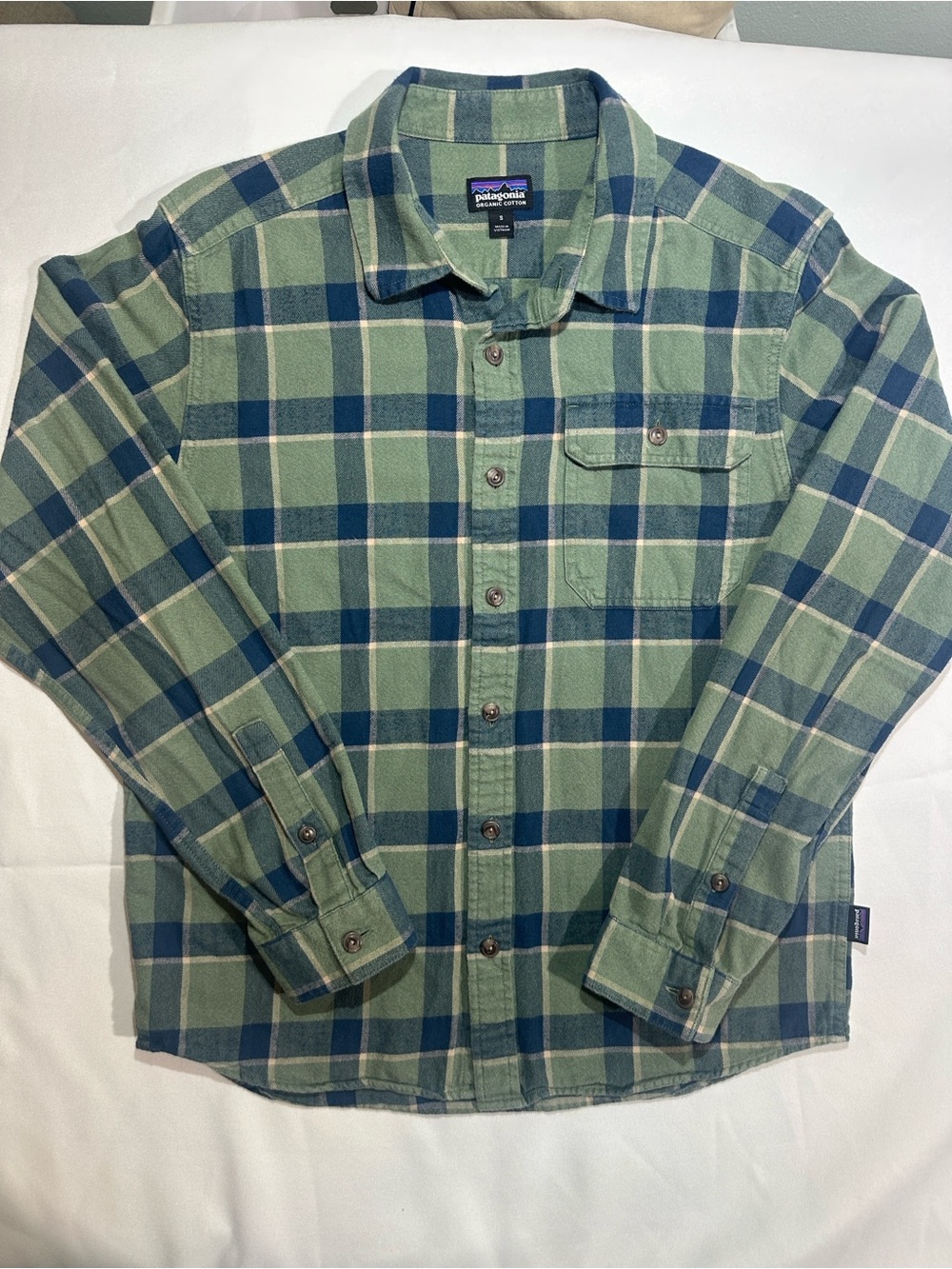 Patagonia Men's Green and Blue Plaid Button-Down Shirt
